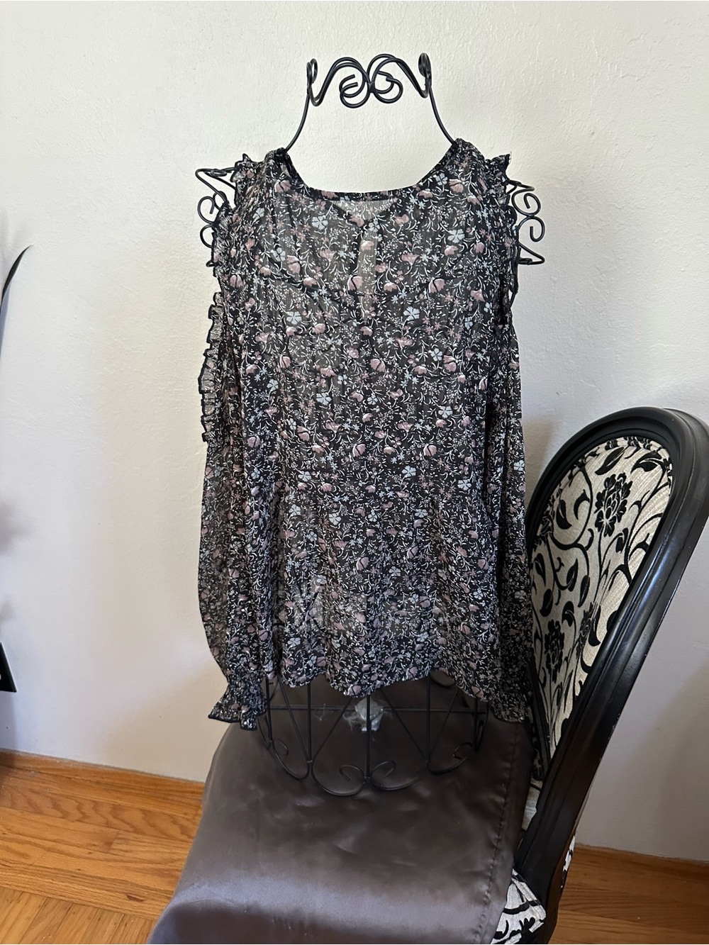 American Eagle Outfitters Black Sheer Floral Cold-Shoulder Blouse